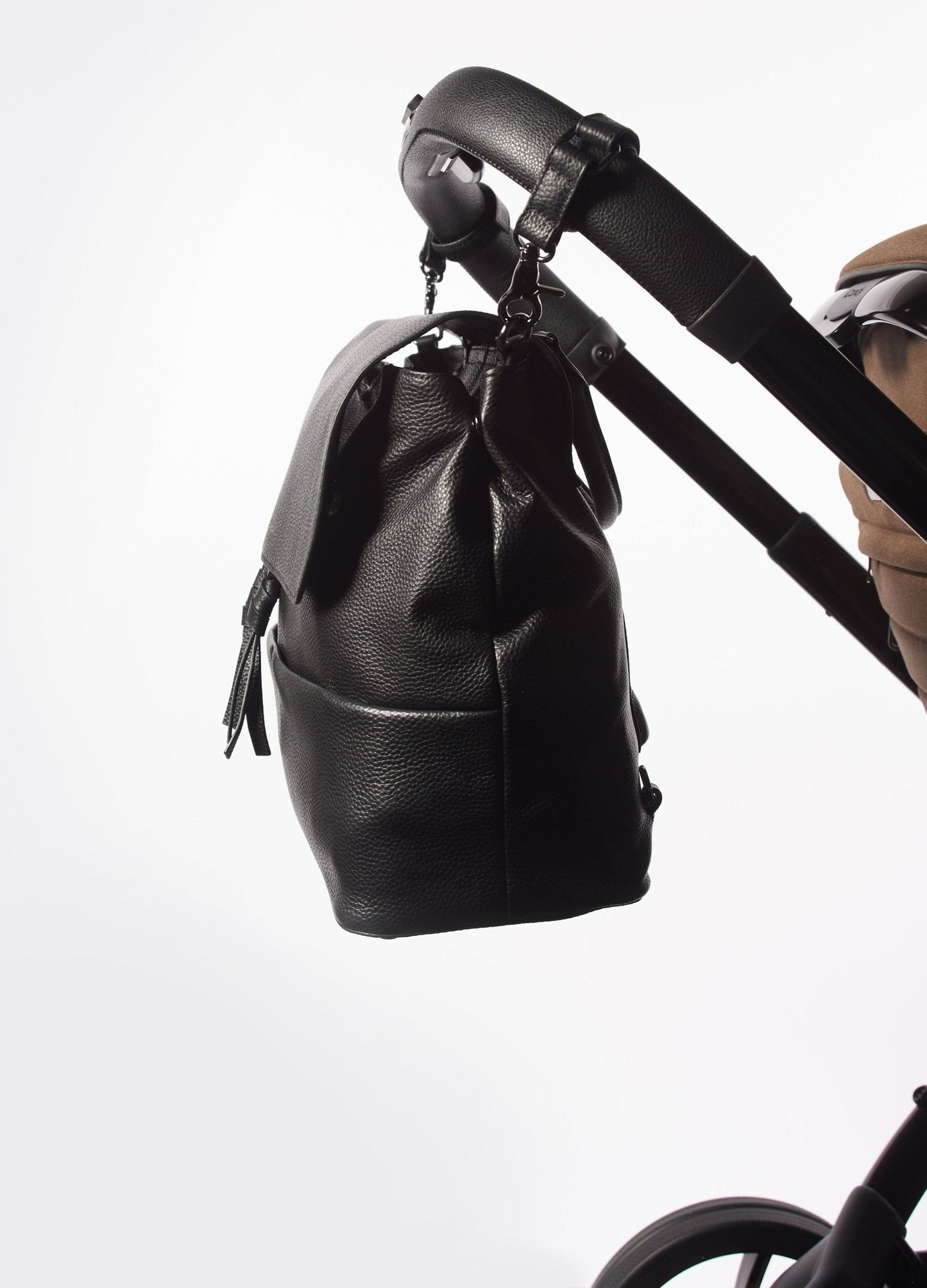 Signature Ari Backpack (Leather)