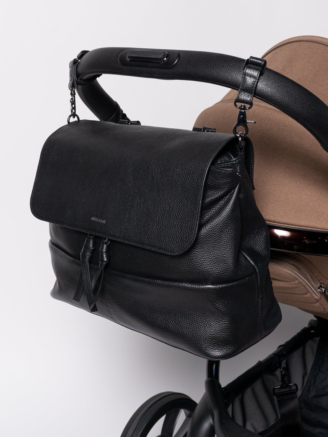 Signature Ari Backpack (Leather)